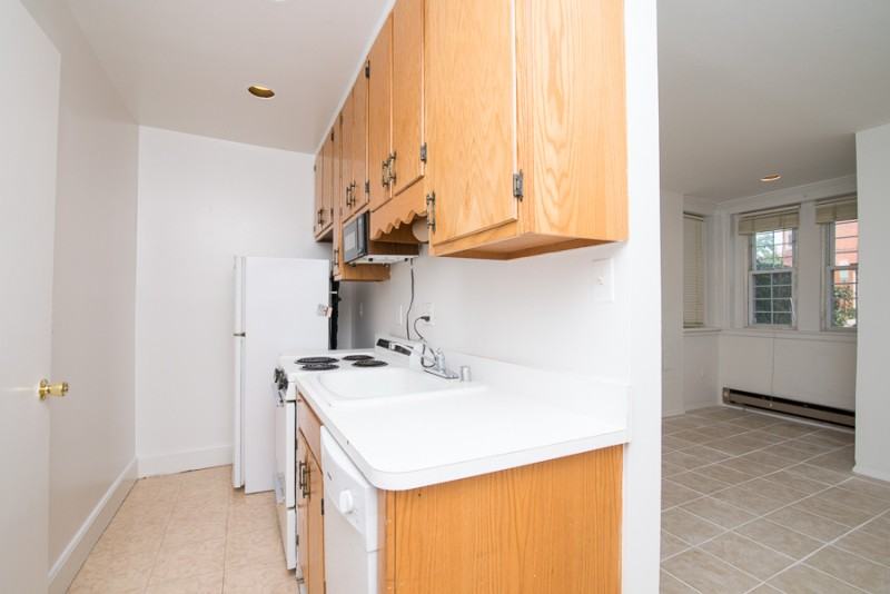 438 3rd St Ne - Photo 3 of 16