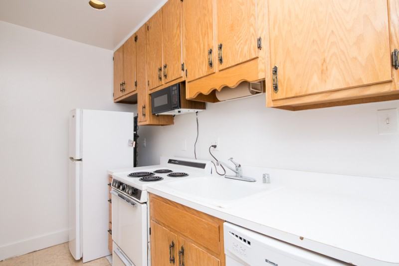 438 3rd St Ne - Photo 4 of 16