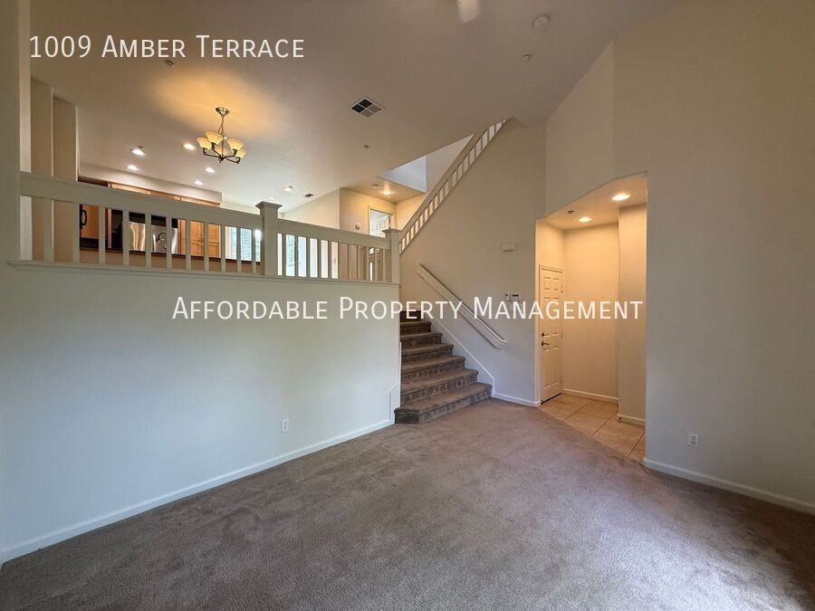 1009 Amber Ter - Photo 3 of 28