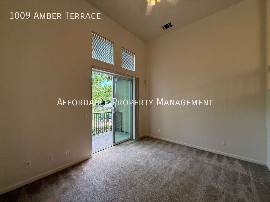 1009 Amber Ter - Photo 4 of 28
