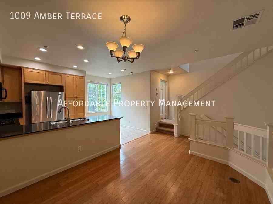 1009 Amber Ter - Photo 7 of 28