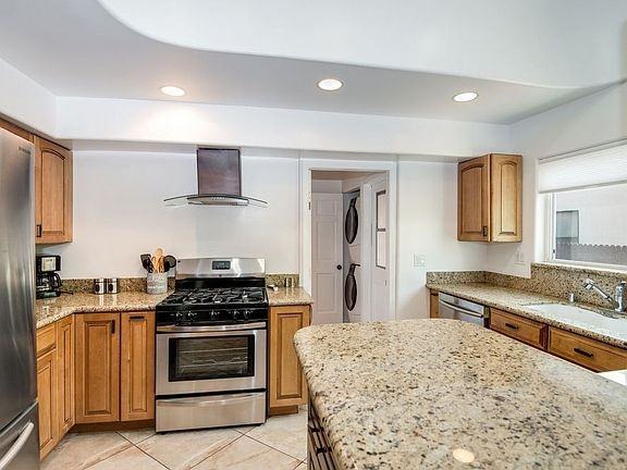 748 N La Jolla Ave #748 - Photo 7 of 23