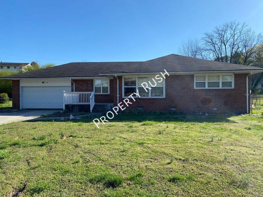 4726 Fairwood Ln - Photo 2 of 21