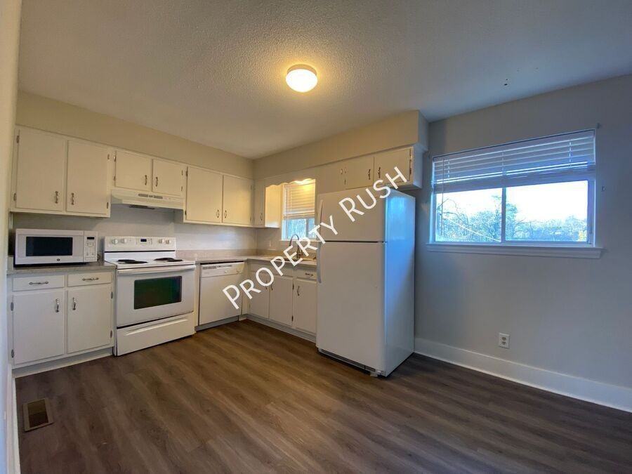 4727 Tessie Ln - Photo 5 of 22
