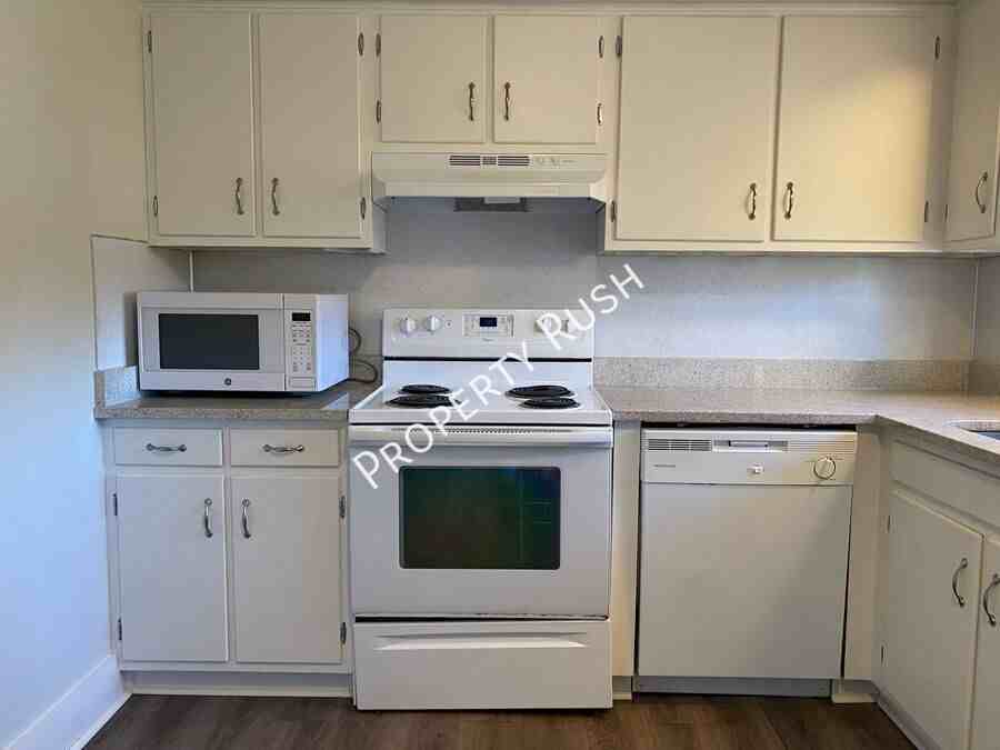 4727 Tessie Ln - Photo 6 of 22