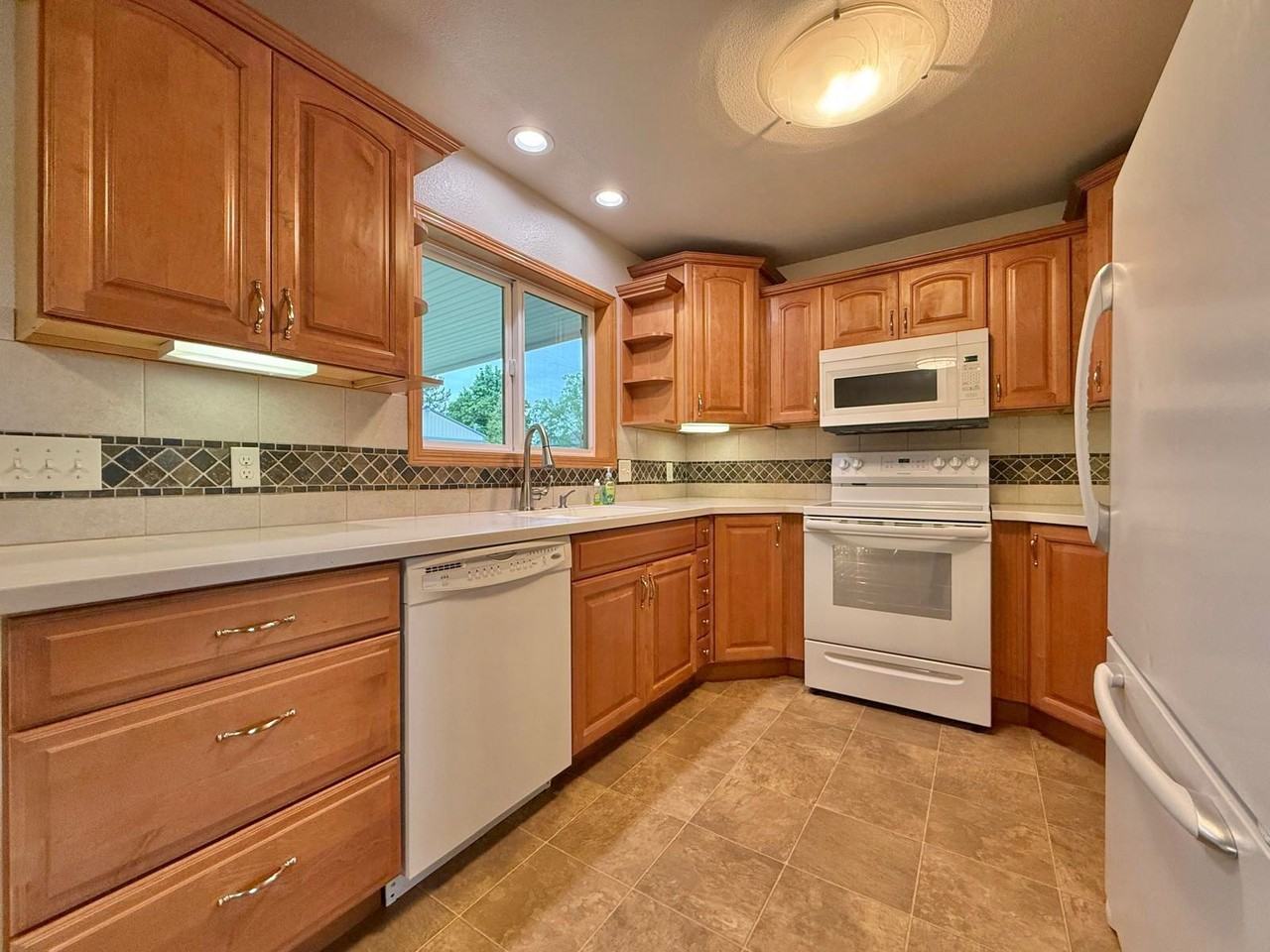 1510 S Progress Rd - Photo 7 of 24