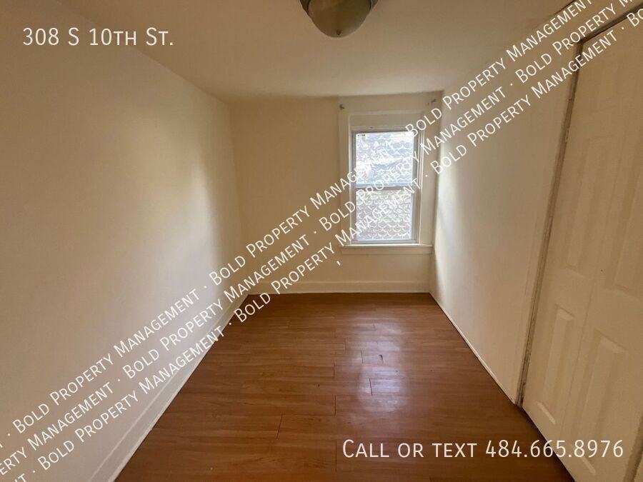 308 S 10th St - Photo 2 of 11