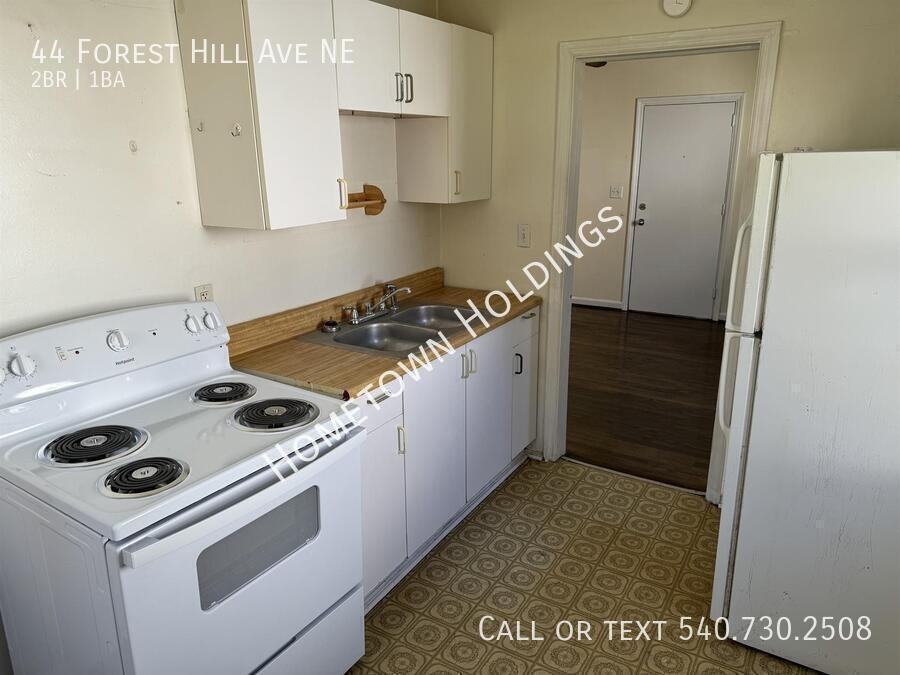 44 Forest Hill Ave Ne - Photo 3 of 18