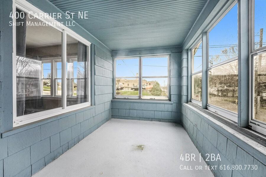 400 Carrier St Ne - Photo 3 of 15