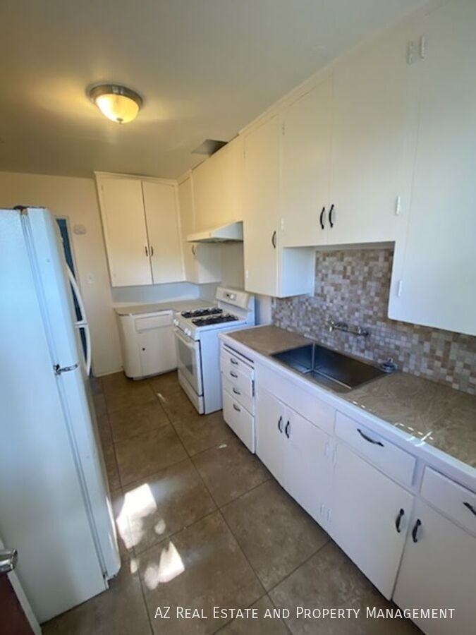 1507 N 15th Ave - Photo 4 of 15