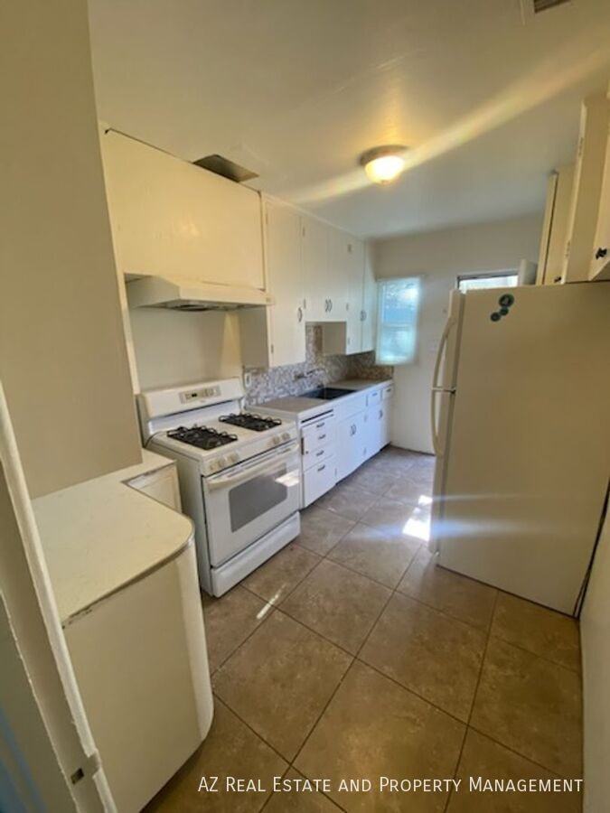 1507 N 15th Ave - Photo 5 of 15
