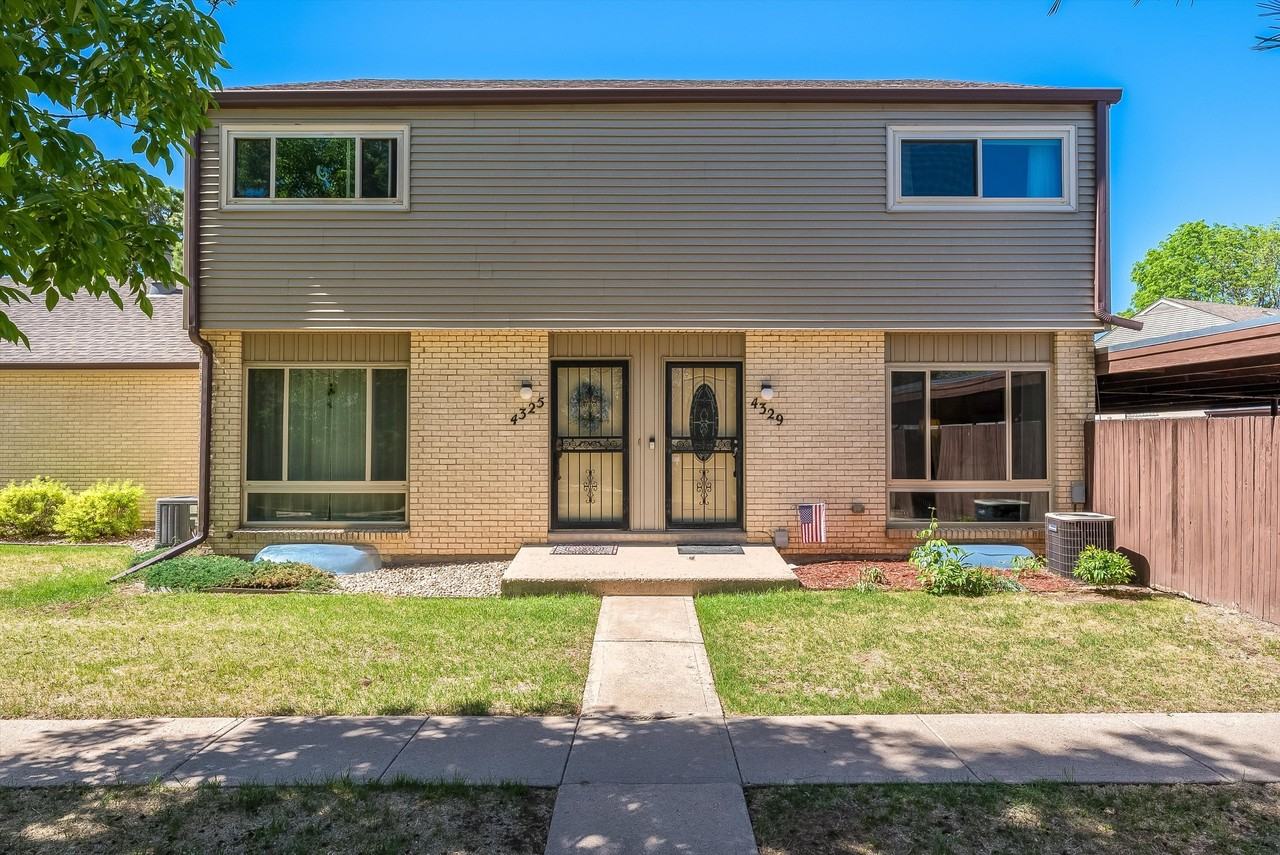 4329 W PONDS CIR - Photo 2 of 37