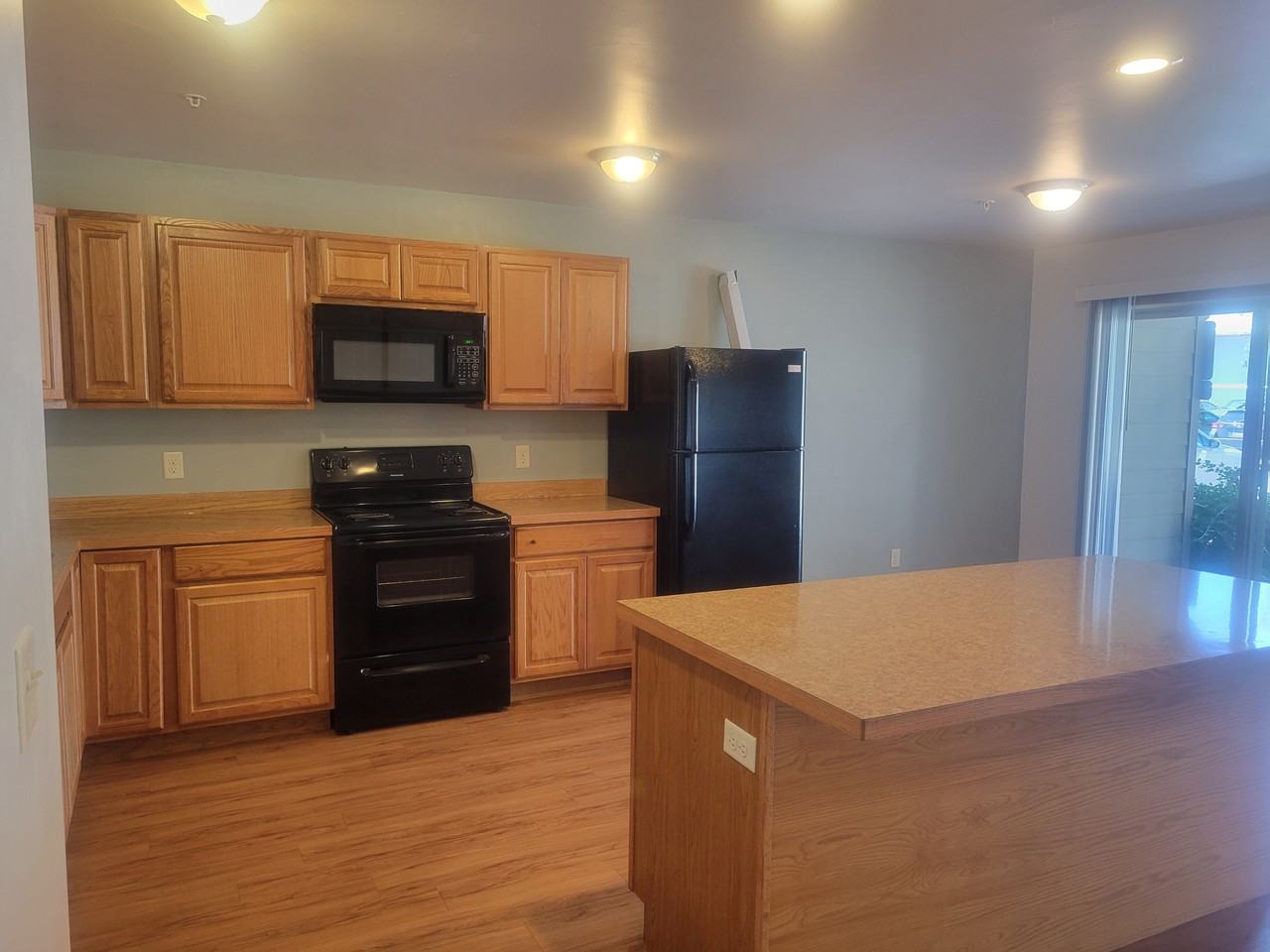 1410 Worden St - Photo 3 of 9