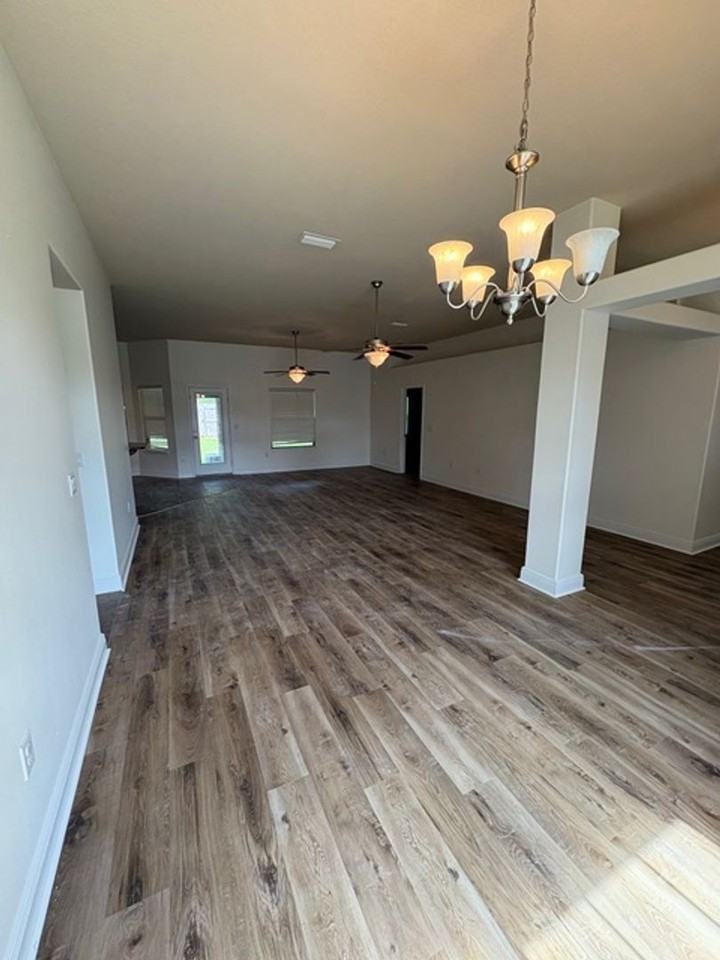 6040 Trestle St - Photo 5 of 22