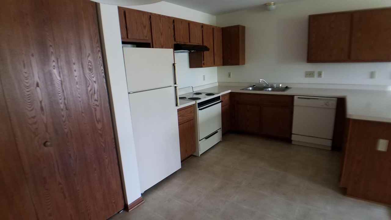 S75 W16830 Gregory Dr - Photo 2 of 12