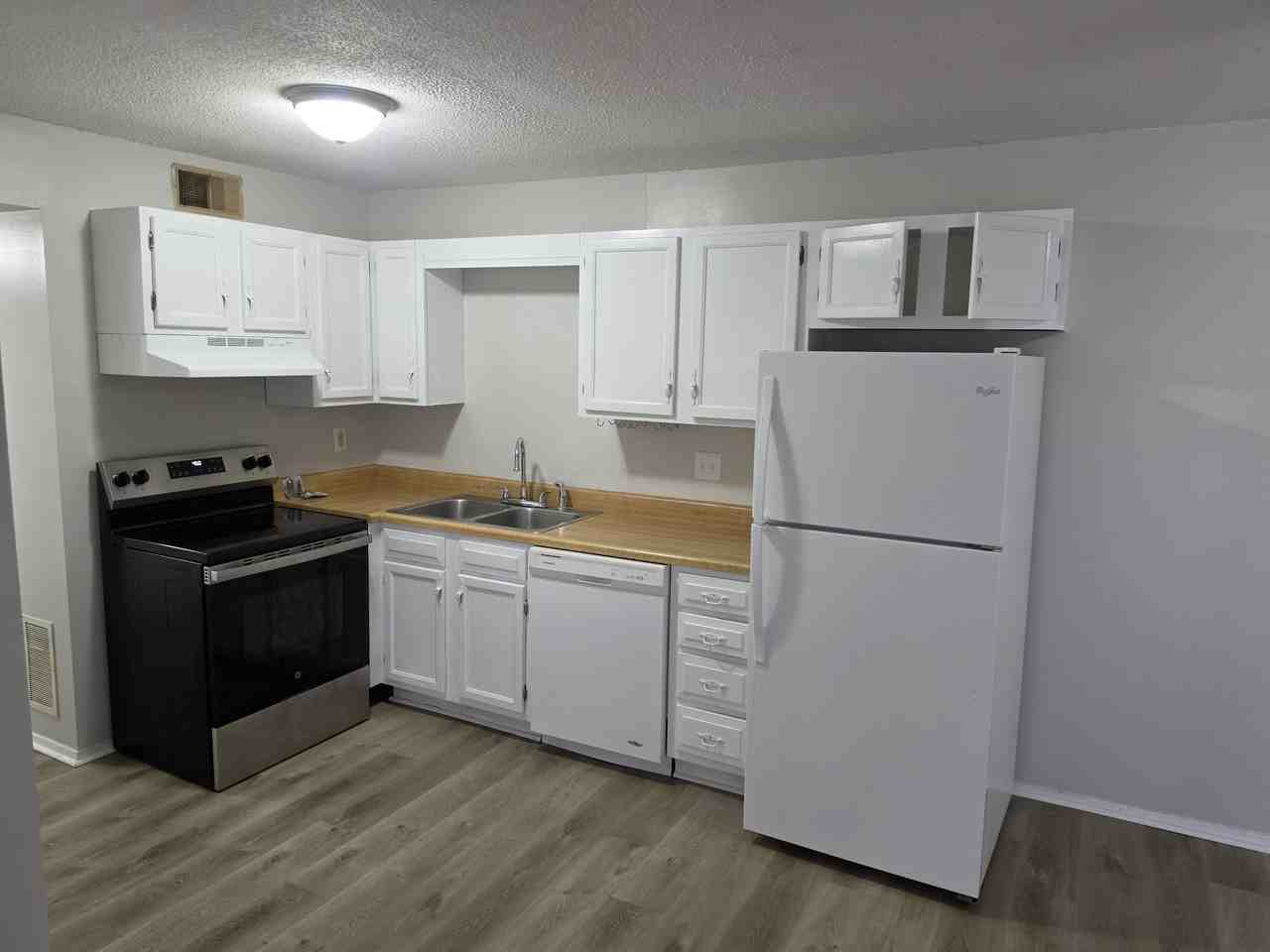 235 Apple Tree Court - Photo 3 of 8