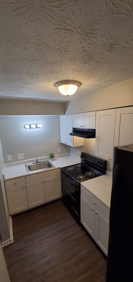 115 Southview Drive - Photo 2 of 33
