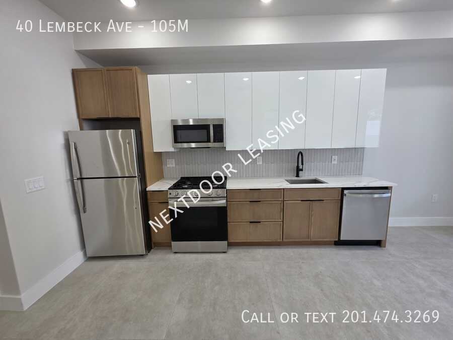 40 Lembeck Ave #105M