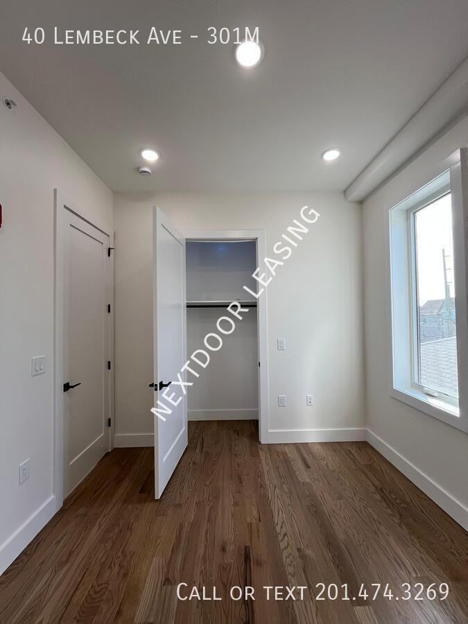 40 Lembeck Ave #301M - Photo 6 of 7