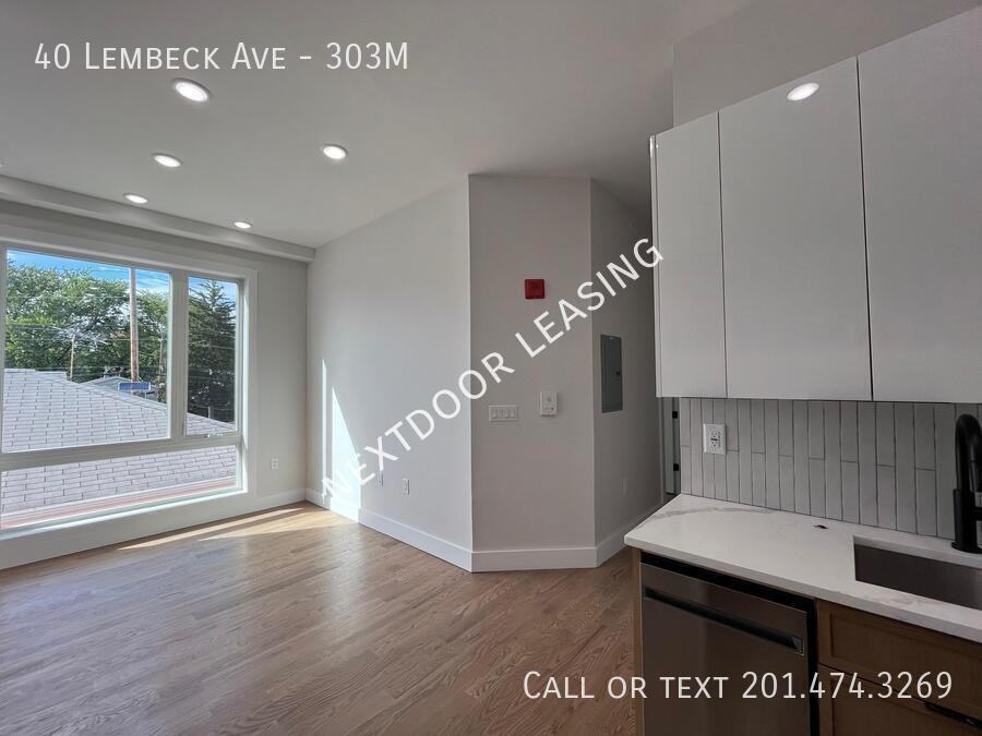 40 Lembeck Ave #303M - Photo 3 of 7