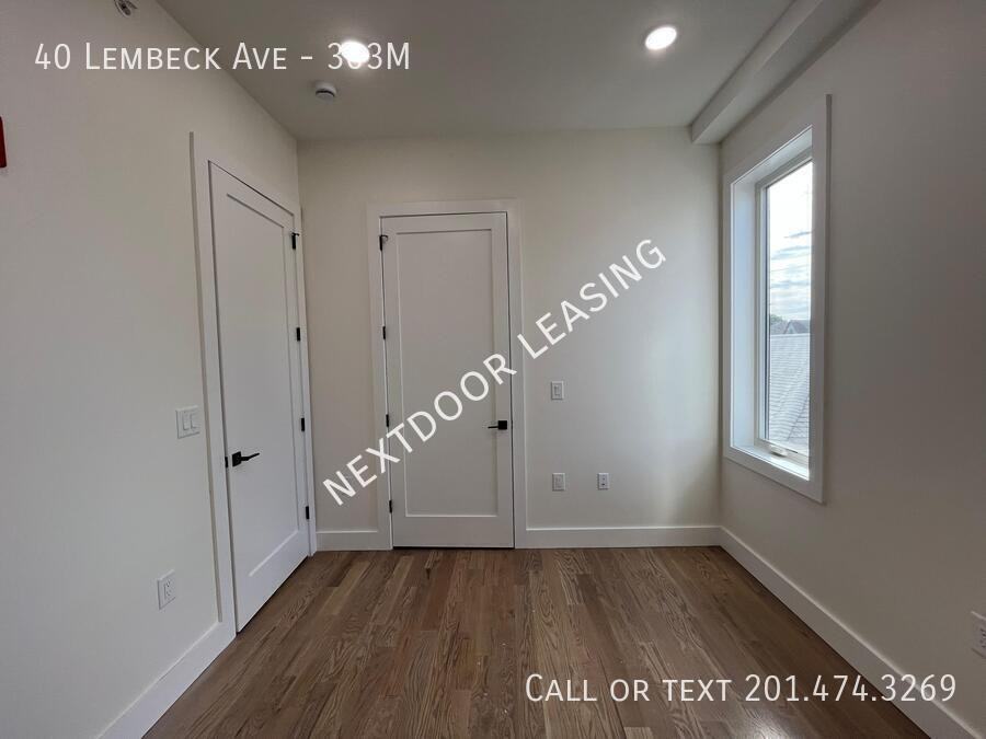40 Lembeck Ave #303M - Photo 6 of 7