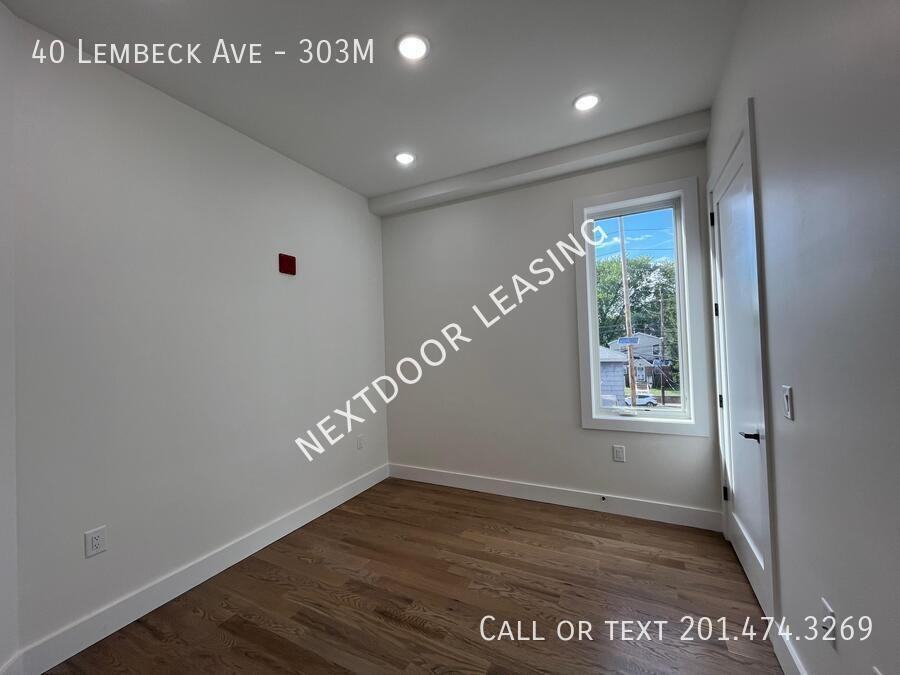 40 Lembeck Ave #303M - Photo 7 of 7