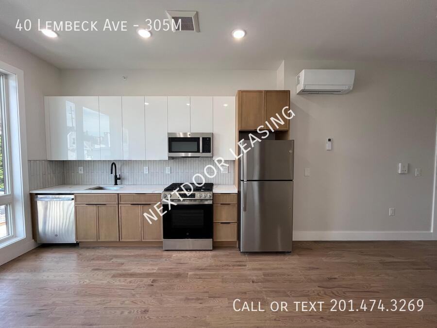 40 Lembeck Ave #305M