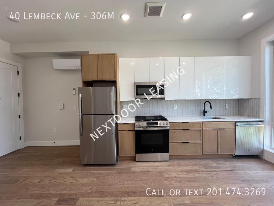 40 Lembeck Ave #306M