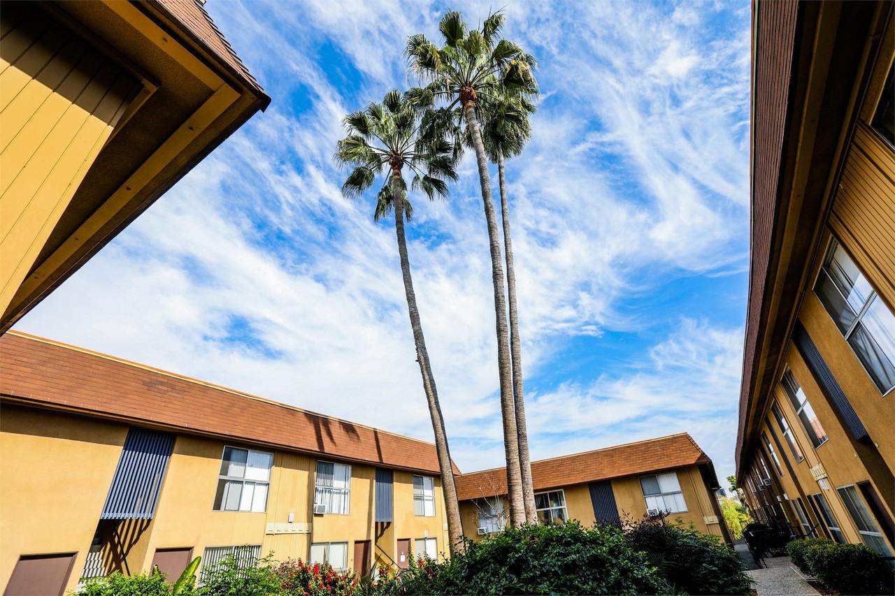 Rolando Court Apartments - Photo 5 of 50