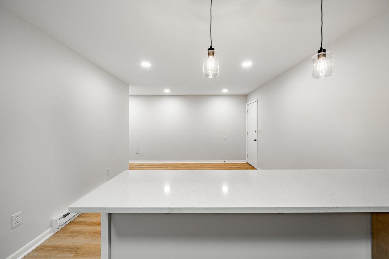 409 E Washington St #W7 - Photo 7 of 22