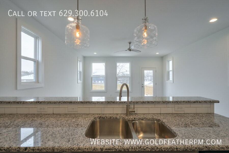 2224 24th Ave N - Photo 4 of 33