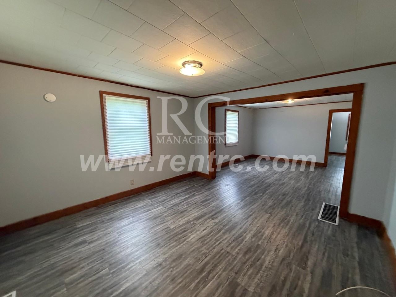 1206 Robinson St - Photo 6 of 13