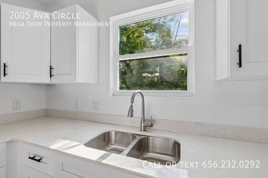 2005 Ava Circle - Photo 5 of 25