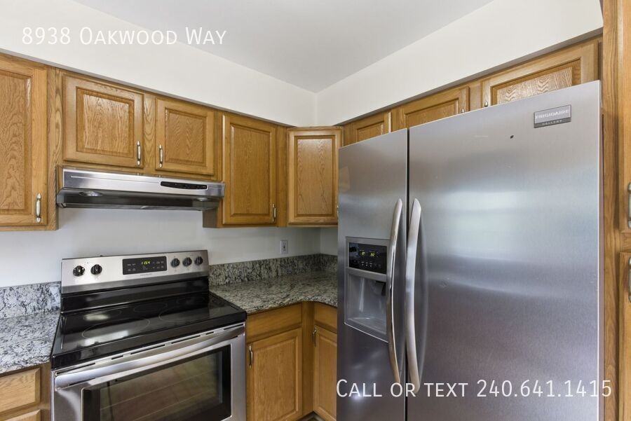 8938 Oakwood Way - Photo 3 of 22