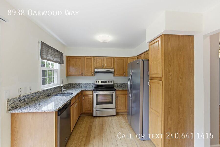 8938 Oakwood Way - Photo 4 of 22