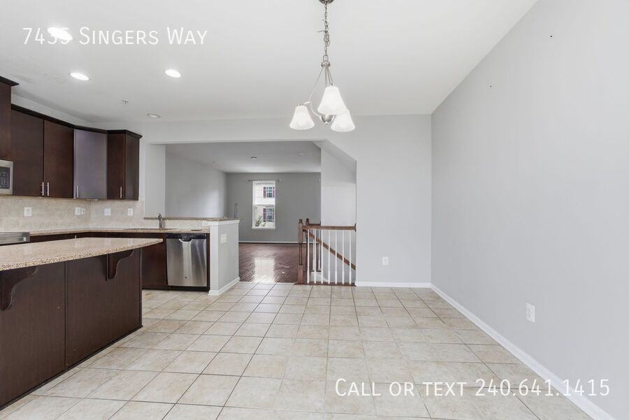 7435 Singers Way - Photo 4 of 23
