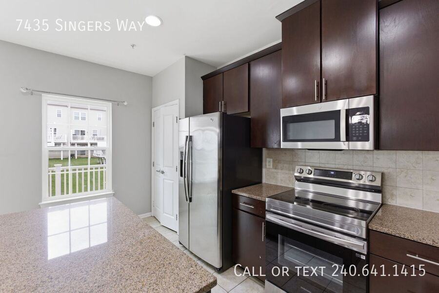 7435 Singers Way - Photo 6 of 23