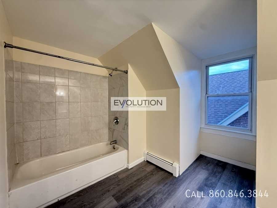57 Franklin Ave #FL3 - Photo 3 of 9