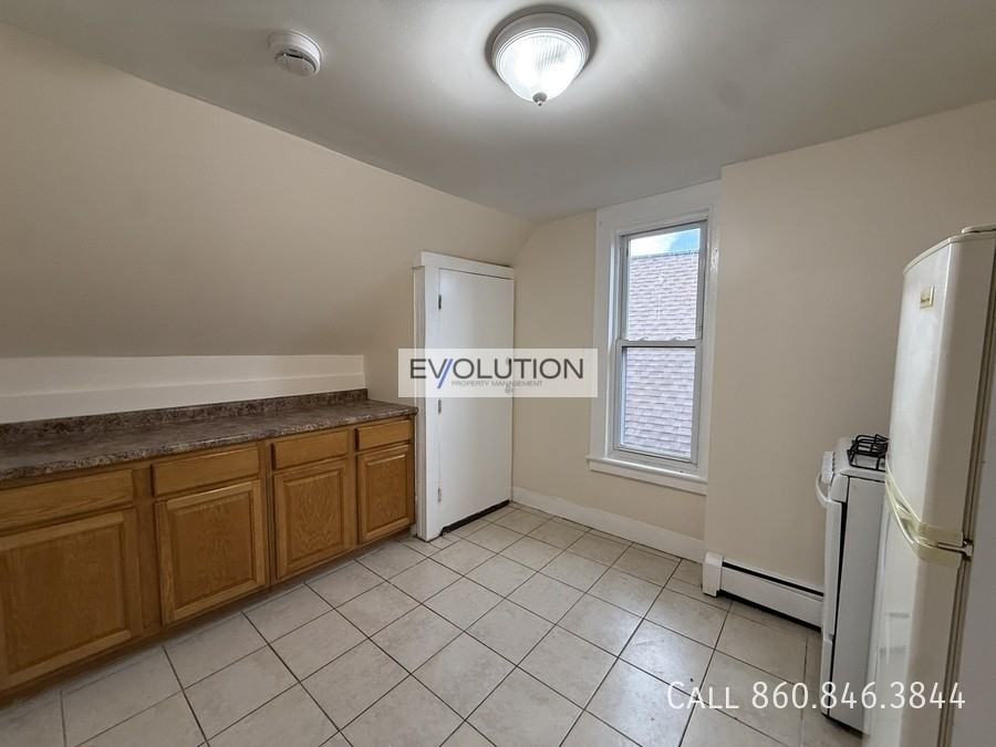 57 Franklin Ave #FL3 - Photo 5 of 9