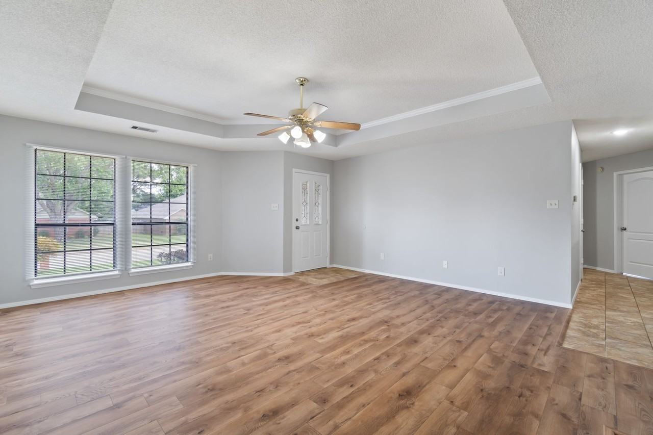 8808 Timberlyn Way - Photo 3 of 25