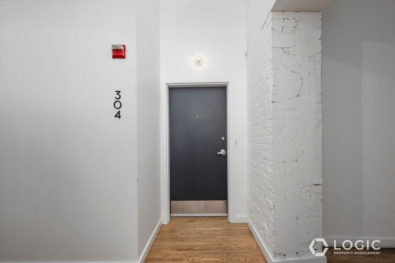 159 W Broadway #304 - Photo 4 of 21