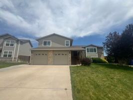 featured image of 803 Foxwood Dr