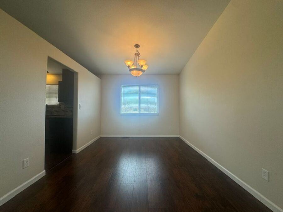 803 Foxwood Dr - Photo 6 of 21