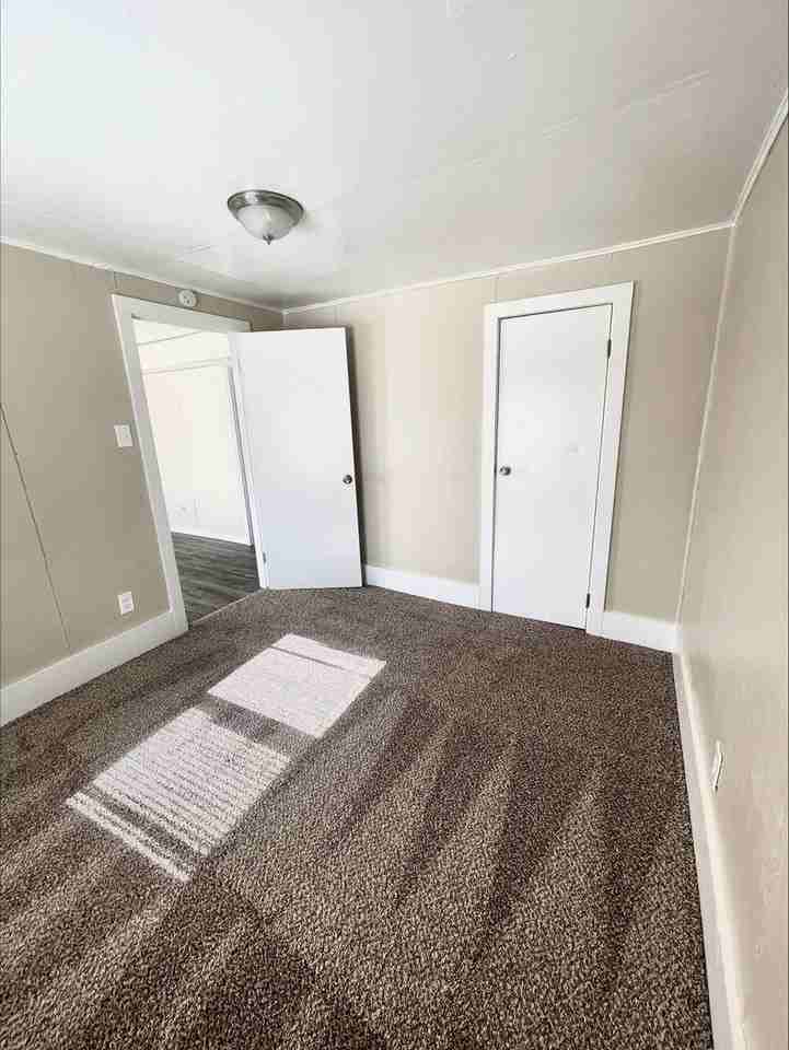 2512 E Dale St #3 - Photo 6 of 11