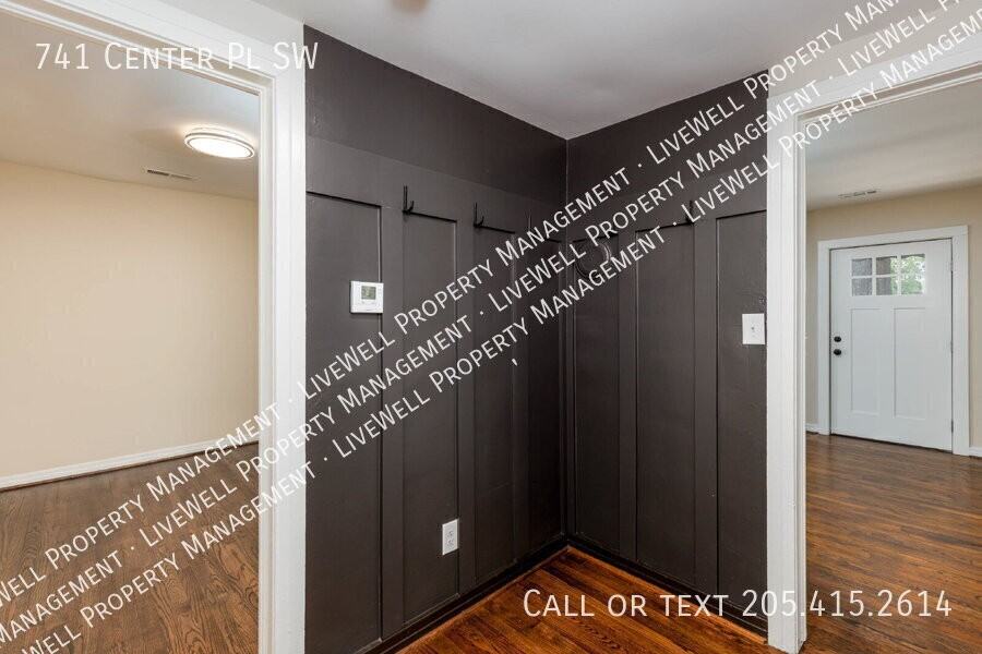 741 Center Pl Sw - Photo 5 of 19