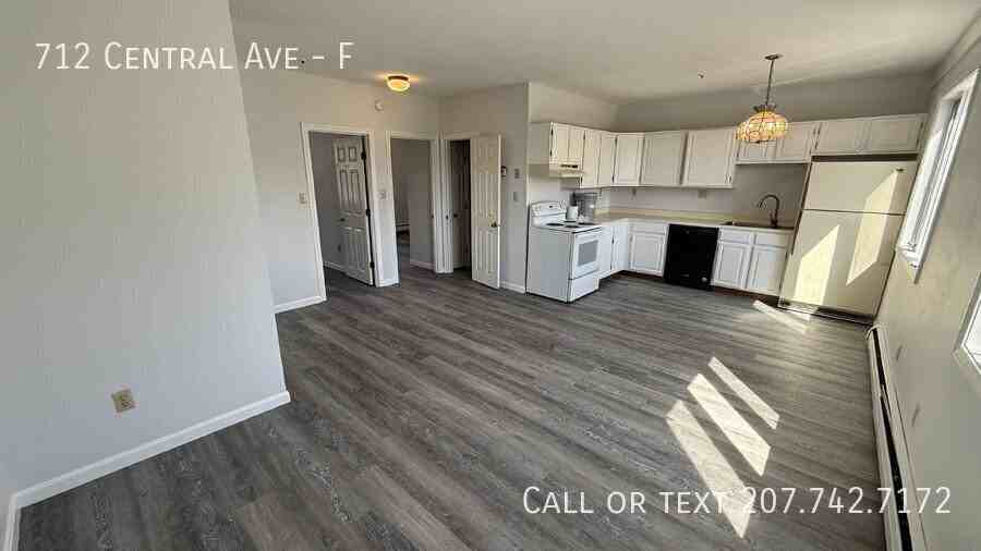 712 Central Ave #F - Photo 4 of 16