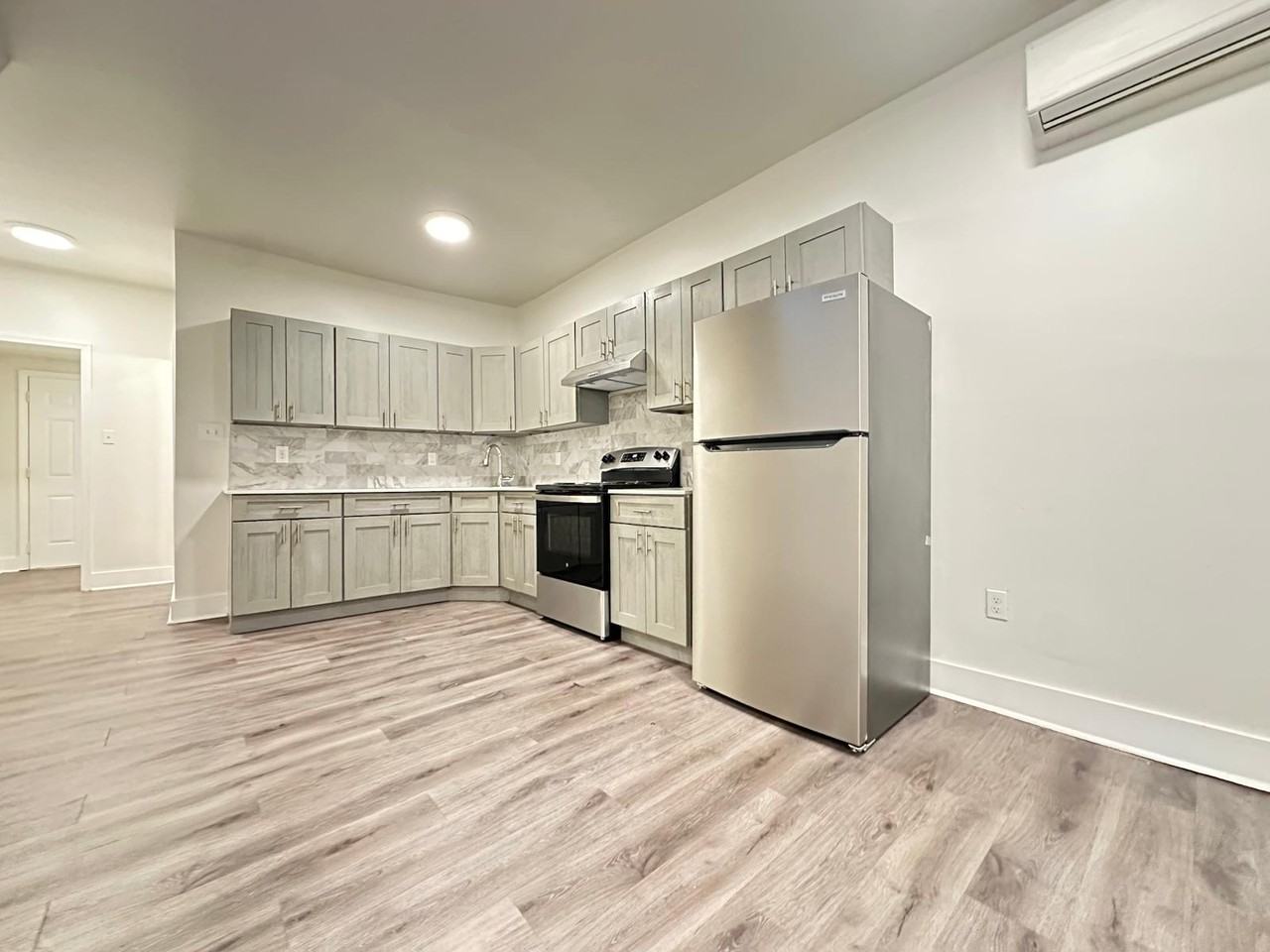 2407 W Harold St - Photo 2 of 9