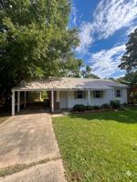 featured image of 370 Collinwood Ave