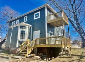featured image of 323 N Ash St