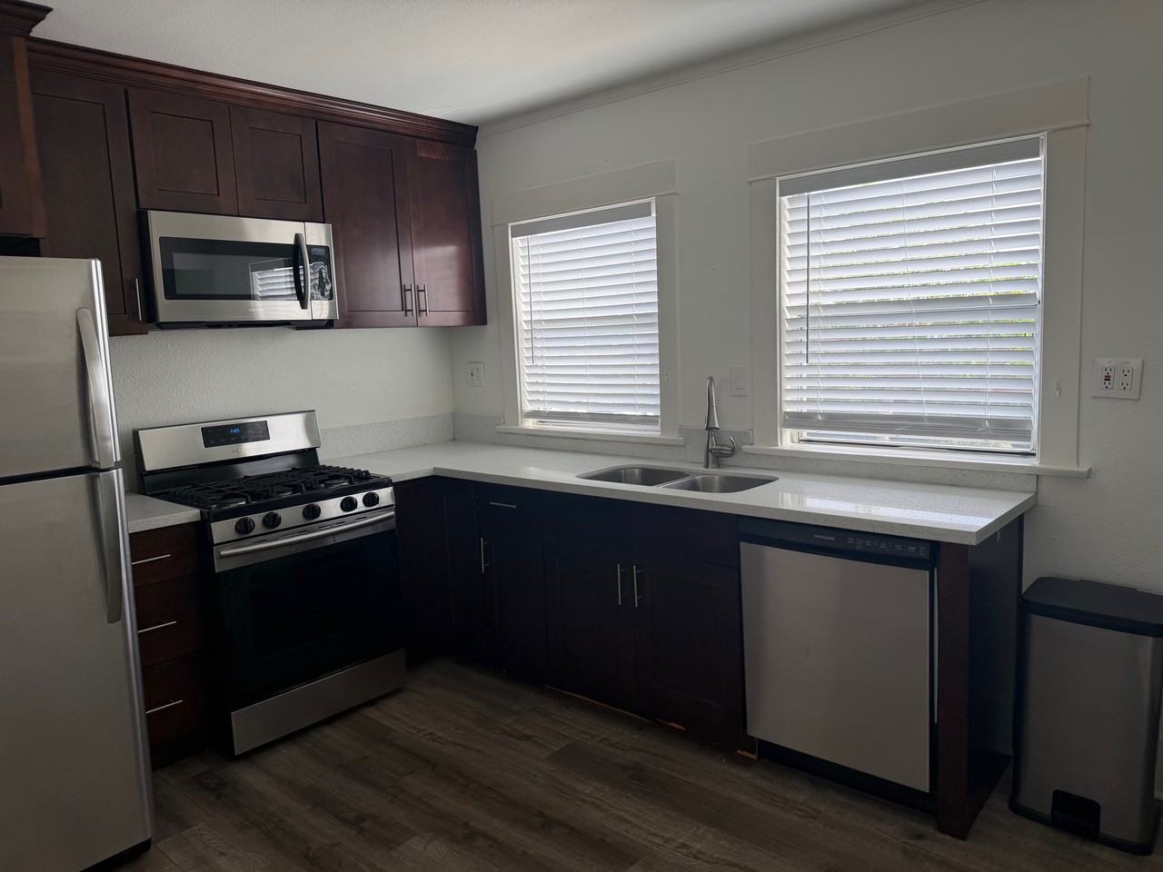 1137 South Cabrillo Avenue - Photo 2 of 9